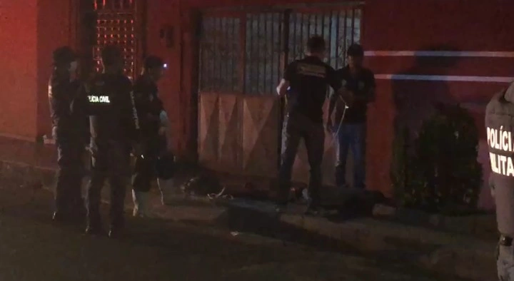 Homem é morto com vários disparos após na porta de casa na zona sudeste Teresina