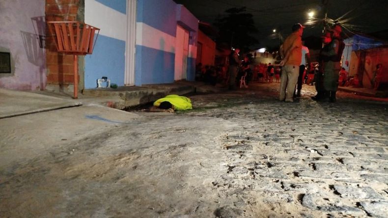 Homem é executado com vários tiros e esposa fica ferida na Zona Sul de Teresina