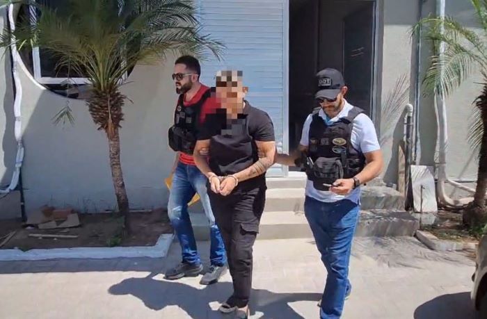 Mulher é presa em Teresina por exibir armas furtadas da Polícia Militar do Piauí