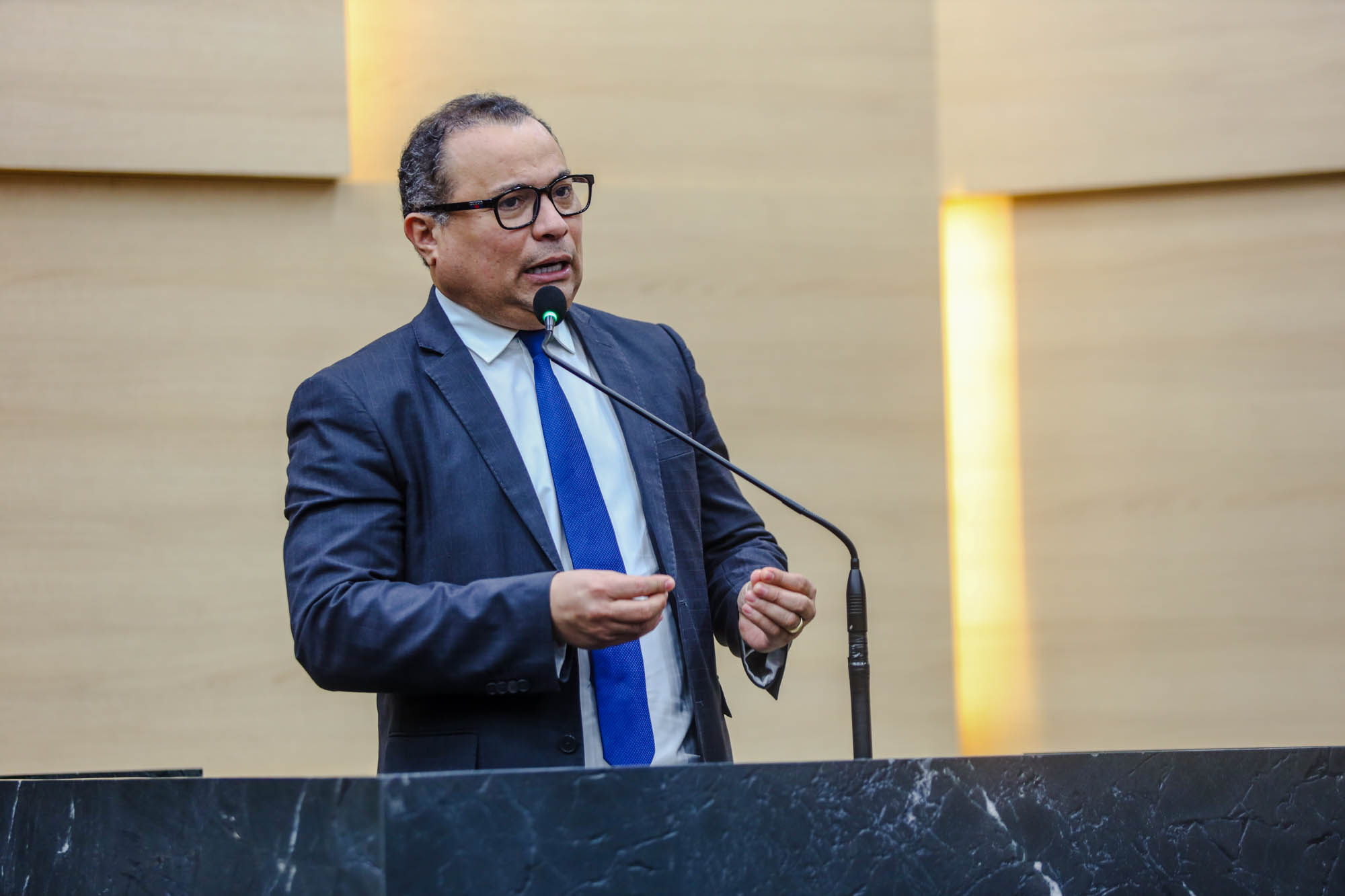 Alepi aprova projeto inconstitucional e relator culpa assessor: “Já pedi a demissão”