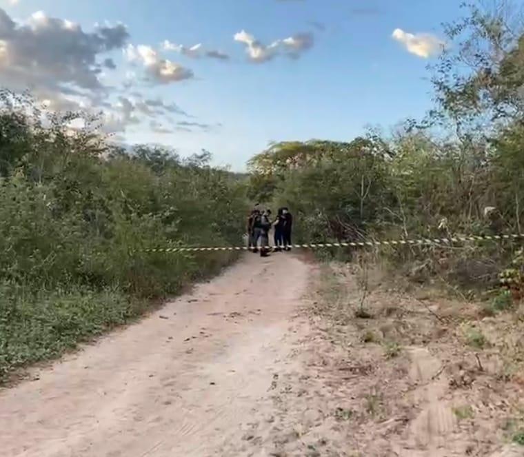Jovem é assassinado com mais de 10 tiros no mesmo local onde seu pai foi morto