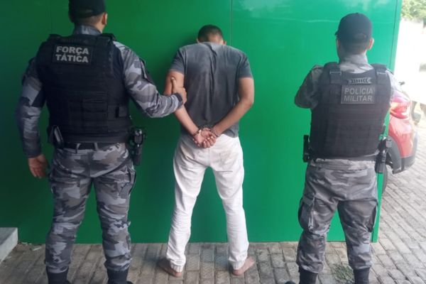 Homem não aceita fim de relacionamento e esfaqueia ex em Parnaíba
