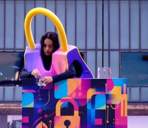 Eva passa mais de 10hs no castigo do monstro