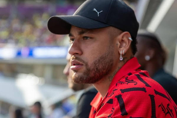 Presidente do Santos anuncia volta de Neymar