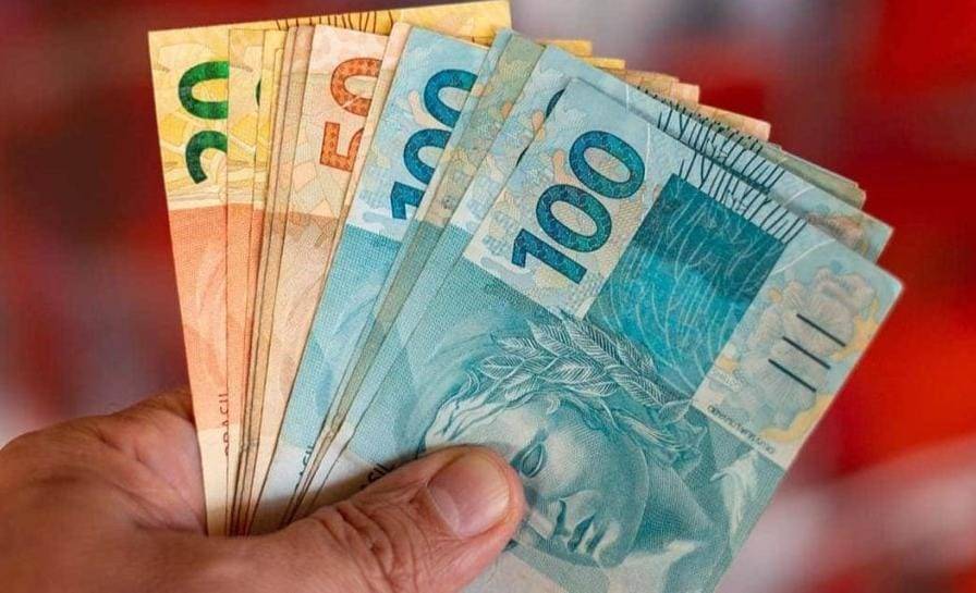 Rendimento domiciliar do brasileiro chegou a R$ 1.848 em 2023