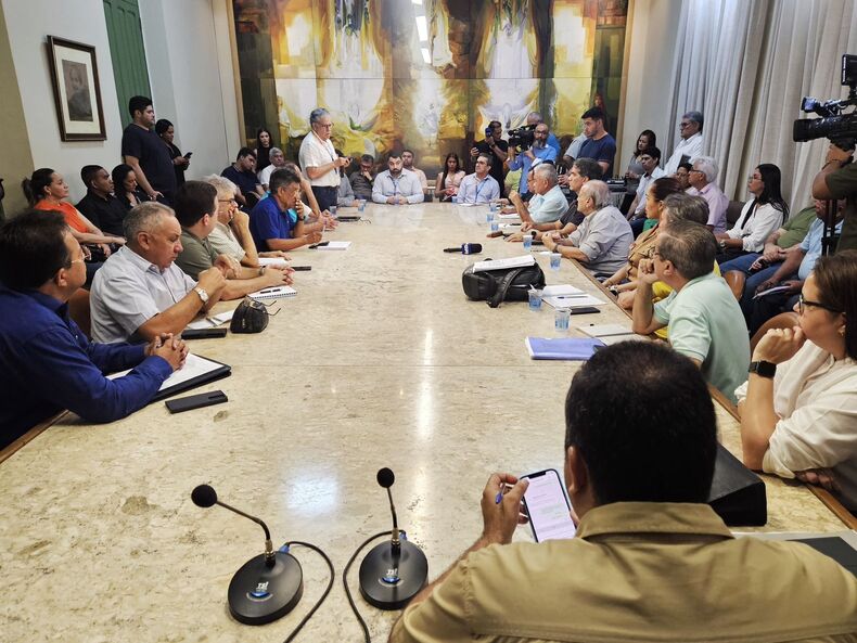 Após fortes chuvas, Sílvio Mendes convoca reunião com secretários para definir medidas