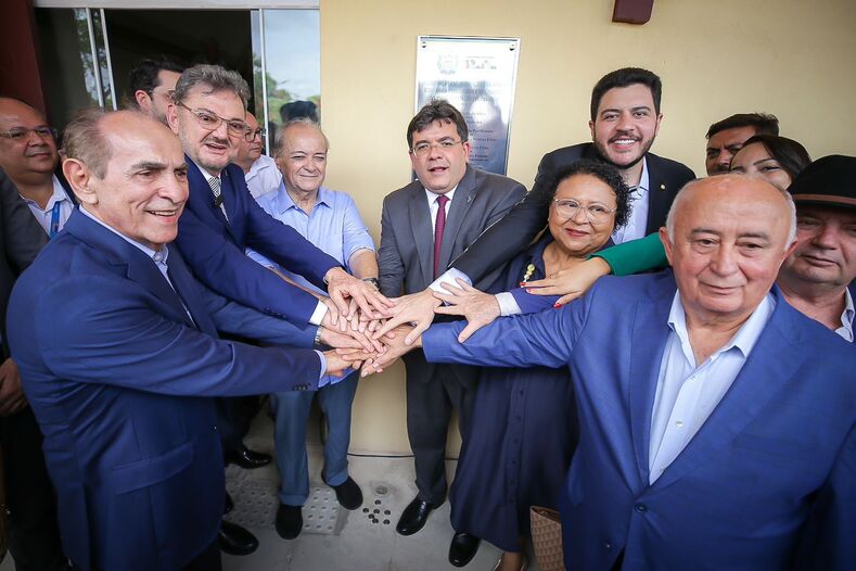 Governador inaugura nova sede da Companhia Ferroviária e anuncia gratuidade do metrô