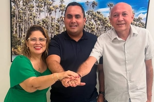 Petista fecha com pai e filho e rechaça MDB: 'NUNCA!'