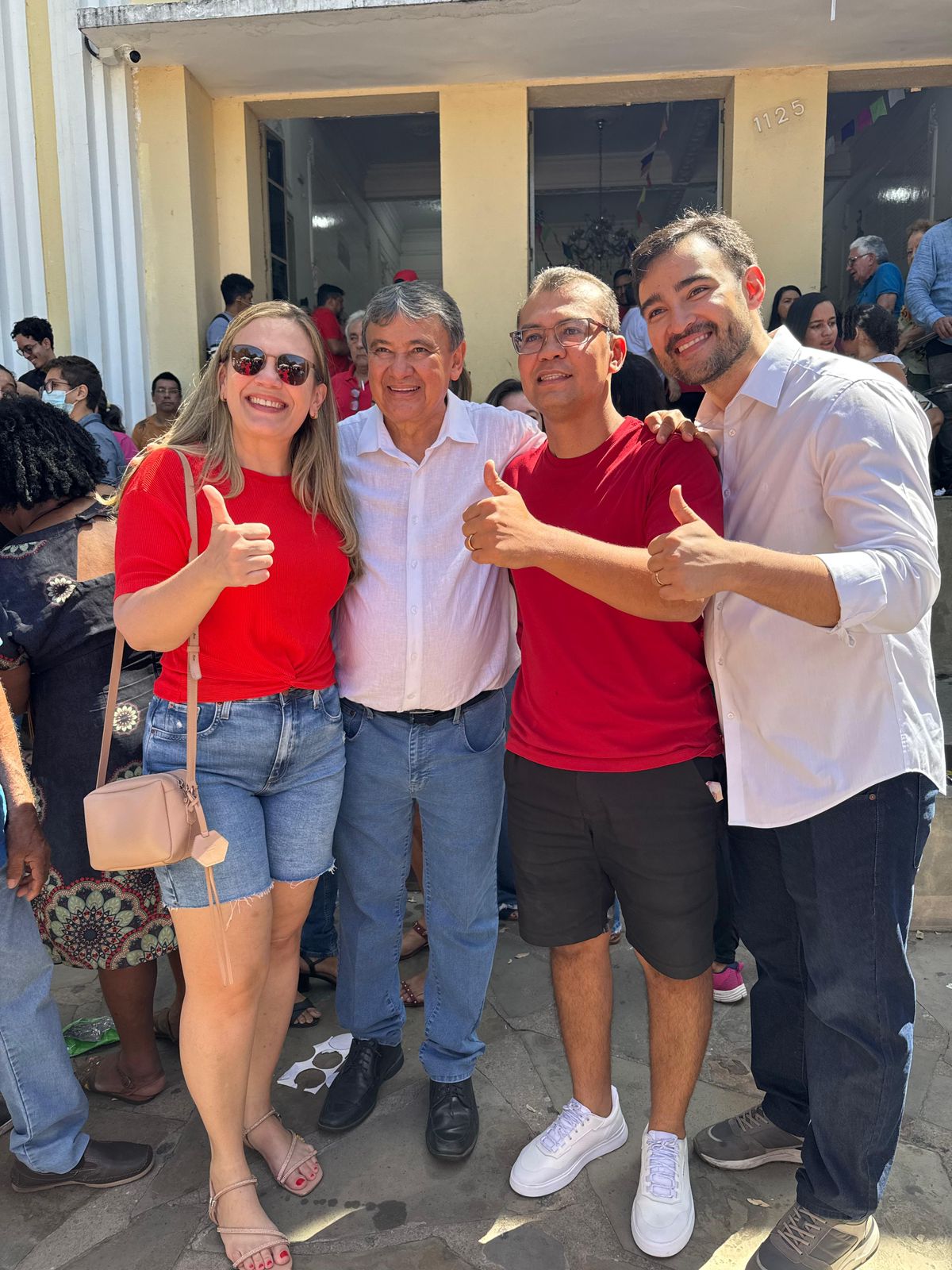 Vinícius Dias entra em pré-campanha ao lado do pai