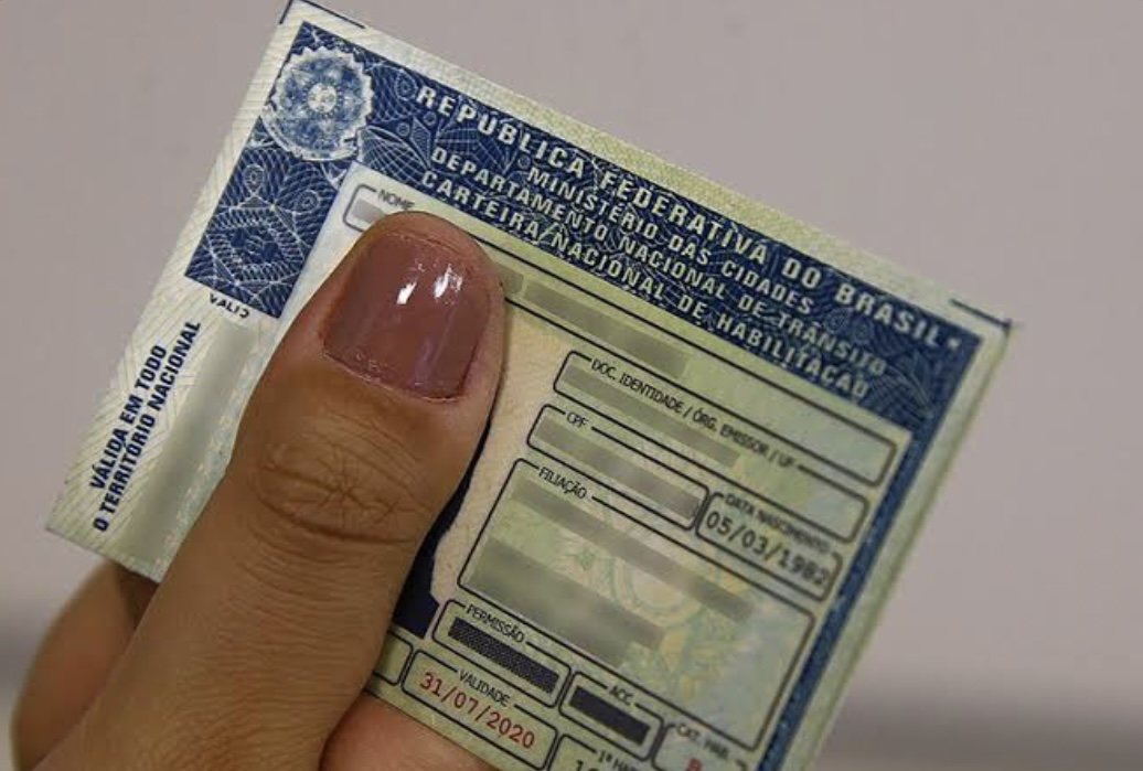 Sanciona lei que permite uso de multas para custear CNH de baixa renda