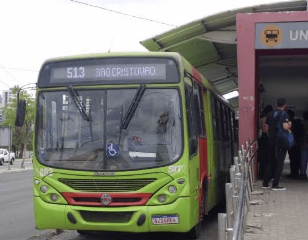 Rodoviários paralisam atividades na zona Leste de Teresina