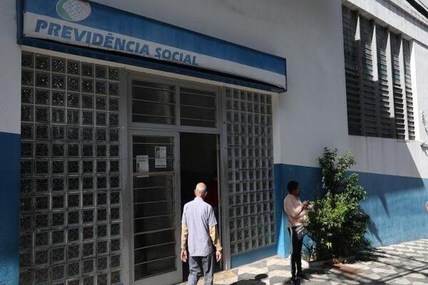 Nova lei dispensa perícias periódicas para segurados com doenças sem cura