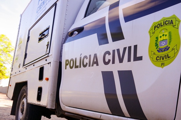 Homem é morto a tiros dentro de casa no Centro de Pedro II