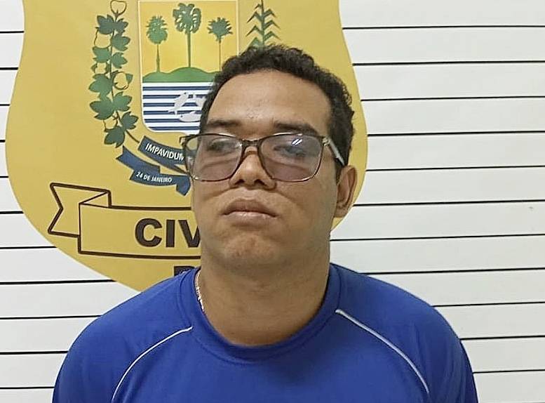 Ex-funcionário de faculdade é preso por desviar R$ 100 mil de alunos em Parnaíba