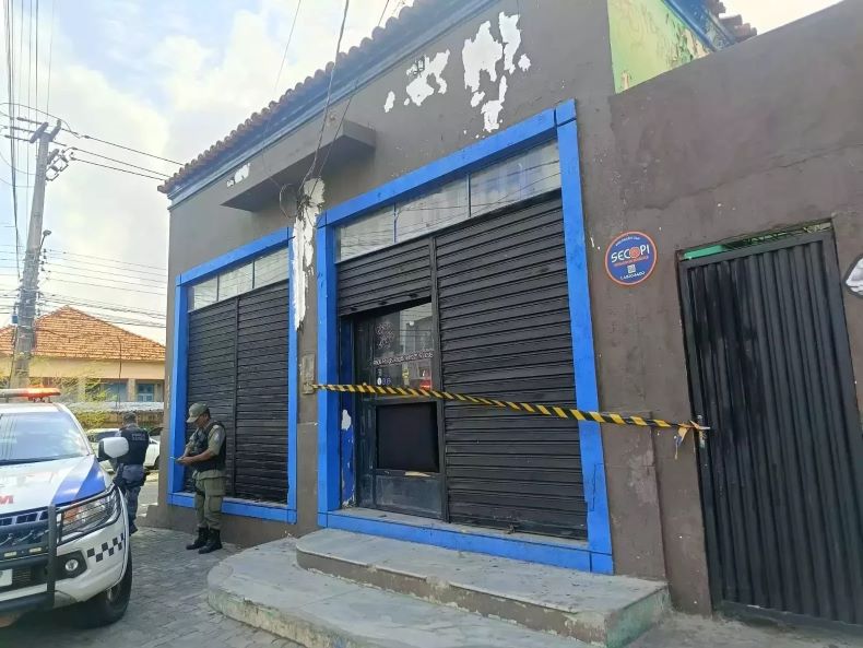 Homem é morto com pedestal de microfone em ponto comercial no Centro de Teresina