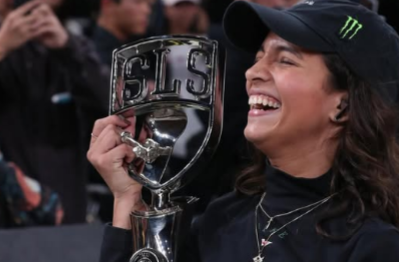 Rayssa Leal conquista etapa de Tóquio do Street League