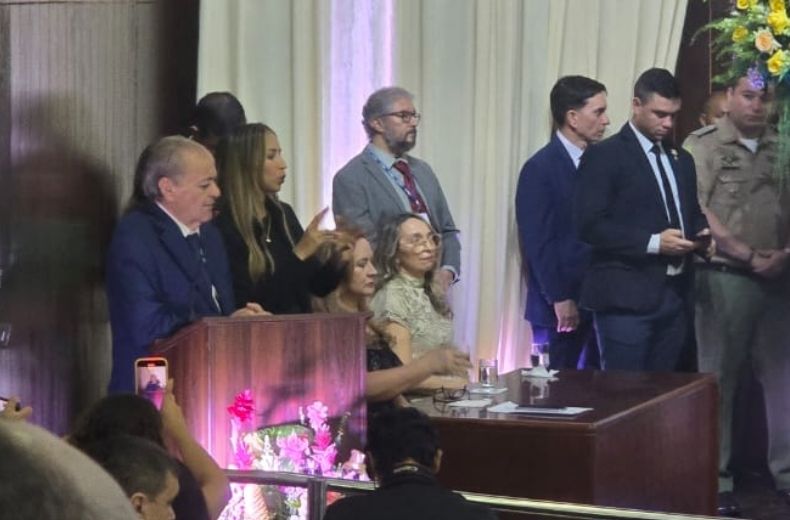 Sílvio Mendes, Jeová Alencar e 29 vereadores são diplomados em Teresina