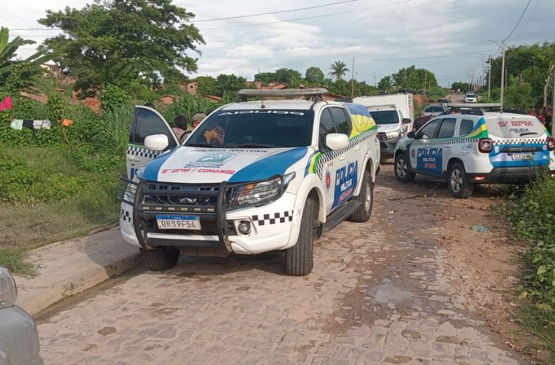 Homem é executado a tiros no bairro Pedra Mole
