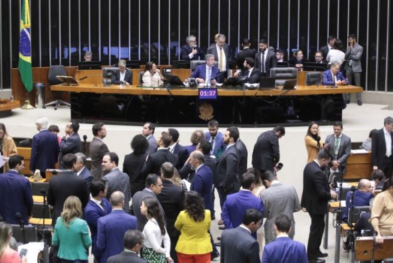 PEC do pacote fiscal é aprovada pelo Senado