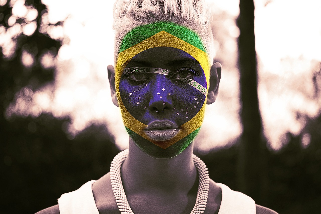 Mais um europeu aportou no Brasil com promessas. Já vimos esse jogo?