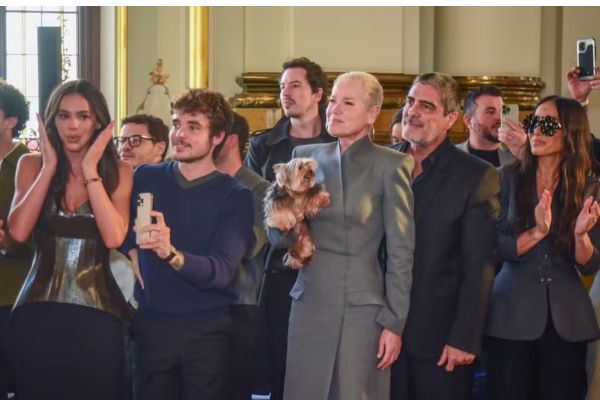 Sasha Meneghel confirma talento e identidade na moda com desfile sofisticado em São Paulo