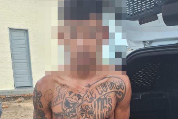 Suspeito que vendia drogas perto de ginásio esportivo é preso em Parnaíba