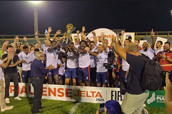 Piauí vence Fluminense-PI e conquista Campeonato Piauiense após jejum de 40 anos