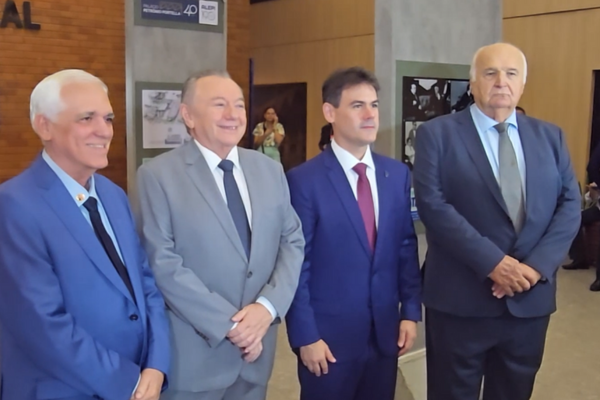 Deputados celebram história da Alepi em comemoração dos 40 anos da Casa