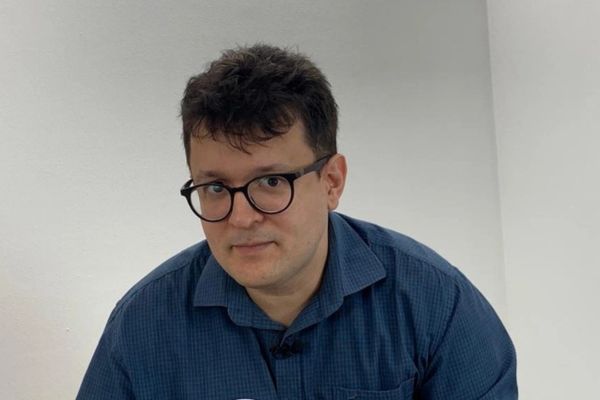 Projeto de Petrus sobre flanelinhas tem apoio de petistas, mas é derrubado pela maioria