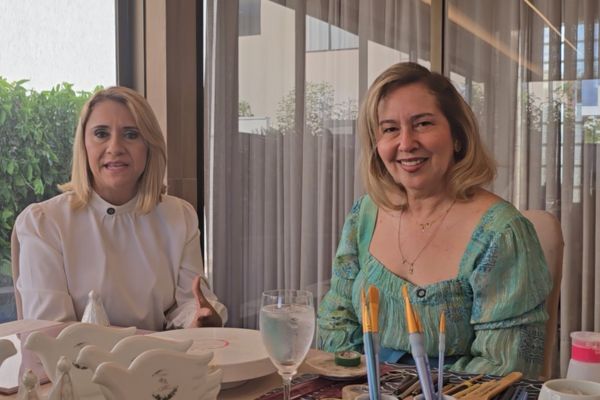 Vera Ramos transforma paixão pela porcelana em profissão e ensina técnica