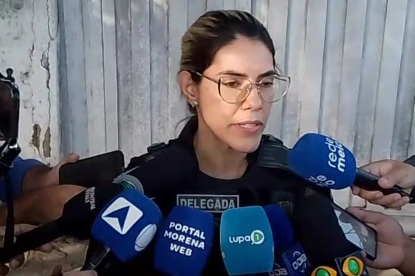 Trabalhador de lava-jato morto com 4 tiros já foi preso por roubo, detalha delegada