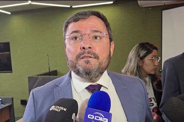 Fábio Novo admite expulsão de prefeitos do PT que apoiarem Ciro Nogueira em 2026
