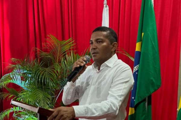 Prefeito de Porto é denunciado ao TCE por empregar 32 parentes de aliados