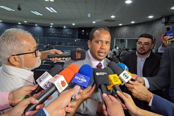 Câmara de Teresina cria punição para discussões e ofensas entre vereadores