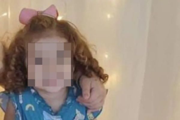 Menina de 3 anos morre após ser esquecida dentro do carro no interior do Piauí