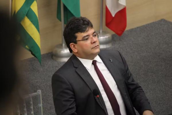 Rafael Fonteles nega irregularidades em licenças de indústria de hidrogênio verde