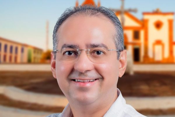 Prefeito de Oeiras firma contrato superfaturado com empresa