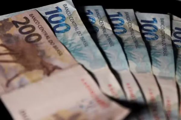 Como o salário mínimo impacta a economia e a vida das famílias