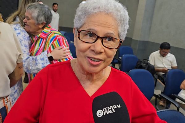Regina Sousa comenta possibilidade de ser vice de Rafael em 2026