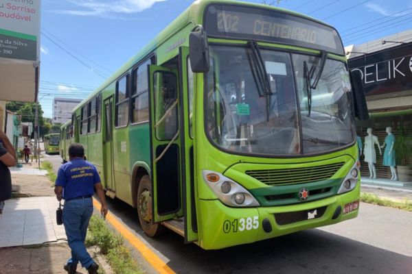 Sindicato anuncia fim de greve dos ônibus em Teresina