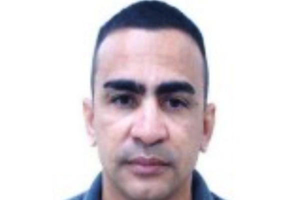 Ex-PM foragido por homicídio é preso tentando se esconder em forro