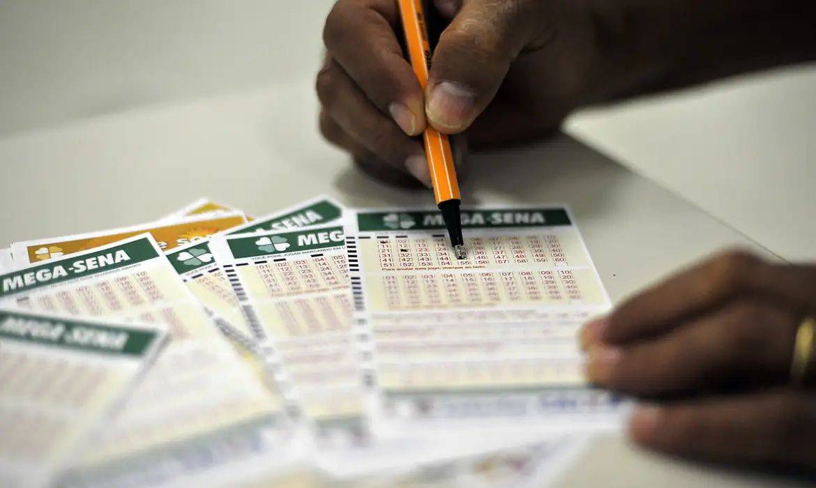 Mega-Sena pode sortear R$ 90 milhões nesta terça-feira (18)