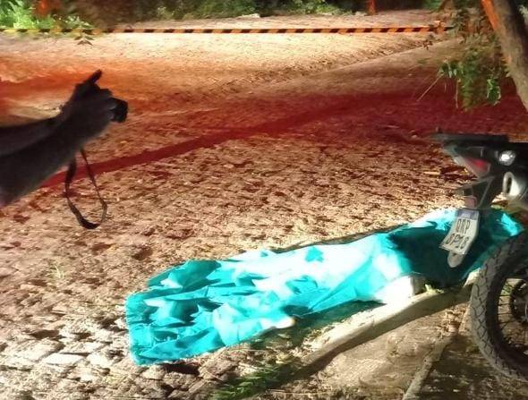 Jovem é executado com vários tiros na porta de condomínio na zona Leste de THE