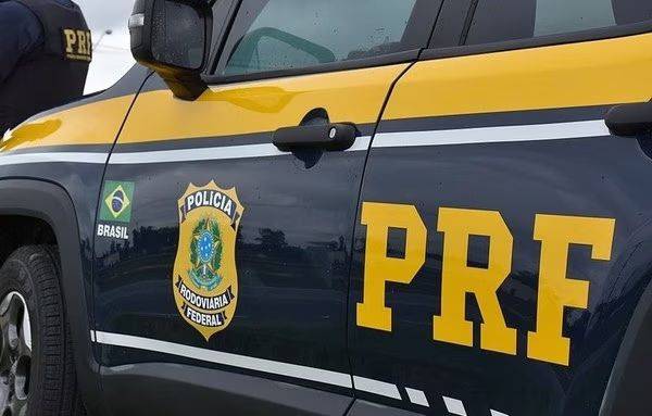 Ônibus colide em árvore na BR 135 em Monte Alegre e passageiros ficam feridos