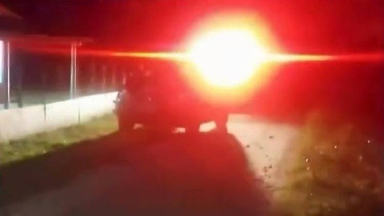 Bandidos executam homem com 20 tiros na frente da família em Luís Correia