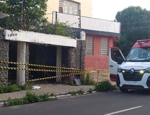 Homem morre eletrocutado após tentar roubar loja no centro de Teresina