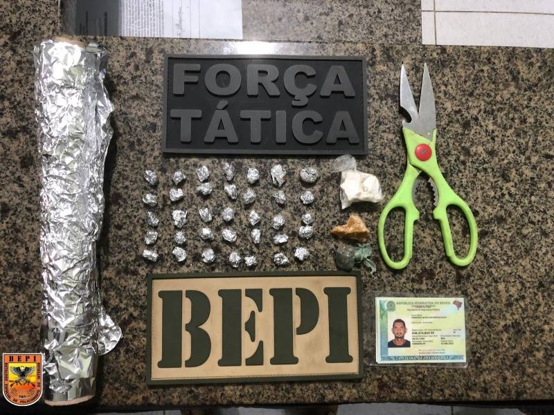 Polícia Militar prende suspeito com drogas em Parnaíba