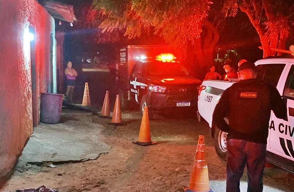 Homens encapuzados matam dois jovens a tiros em Barra Grande, no litoral do Piauí