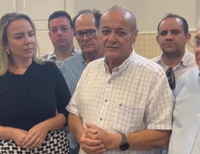 Águas de Teresina se compromete a reparar vias públicas após reunião com Silvio Mendes