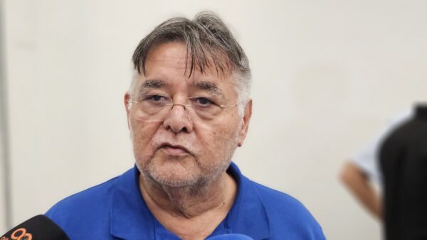 Prefeito Silvio Mendes anuncia saída de Carlos Daniel da Strans em Teresina